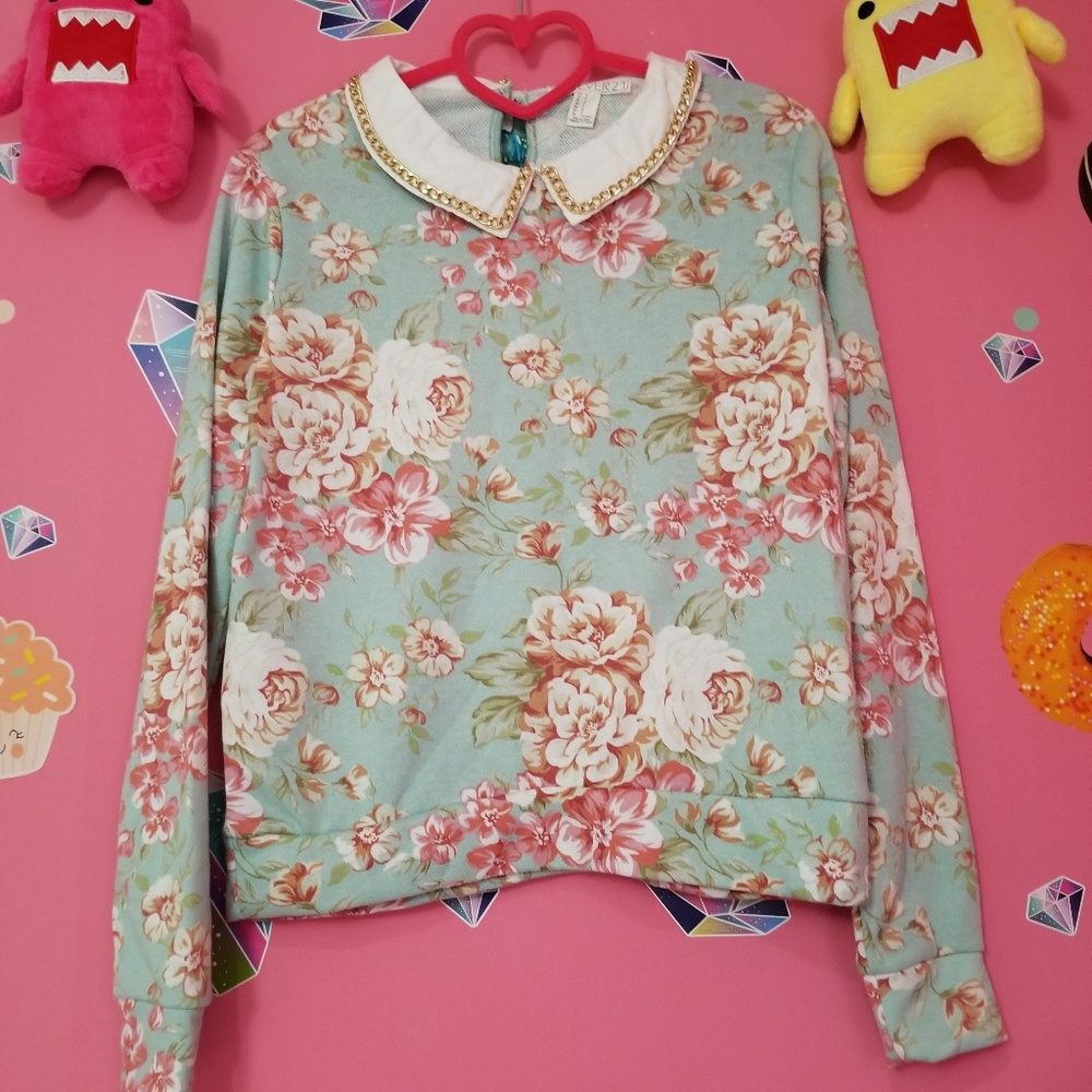 NWT Floral chain sweatshirt